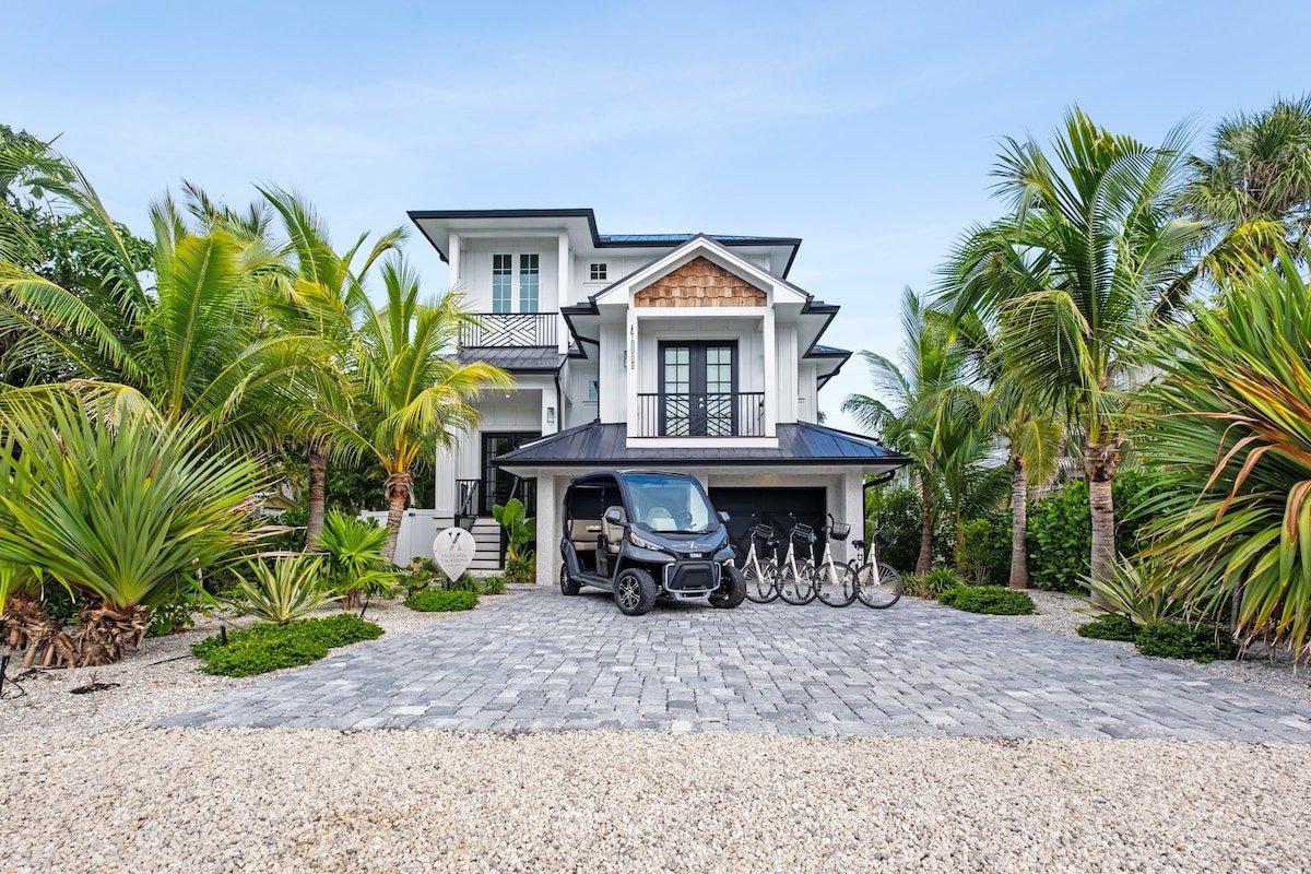 Private Pool and Game Room! – Boundless Waves