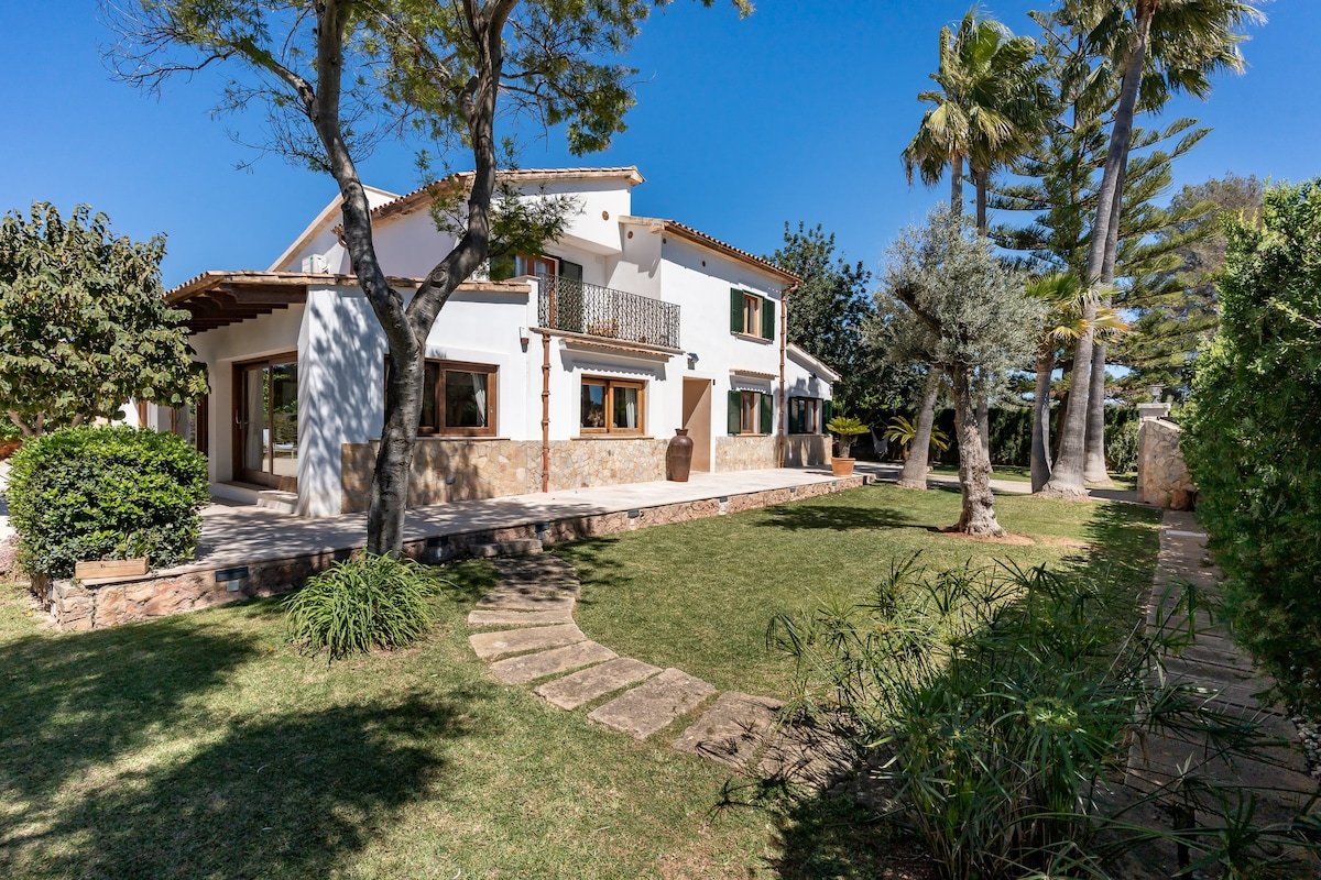 Villa con Piscina, BBQ y habitaciones ensuite by gallery image 3