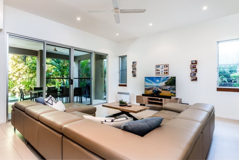 Luxury Family Home, Sunset Views – Heated Pool gallery image 3