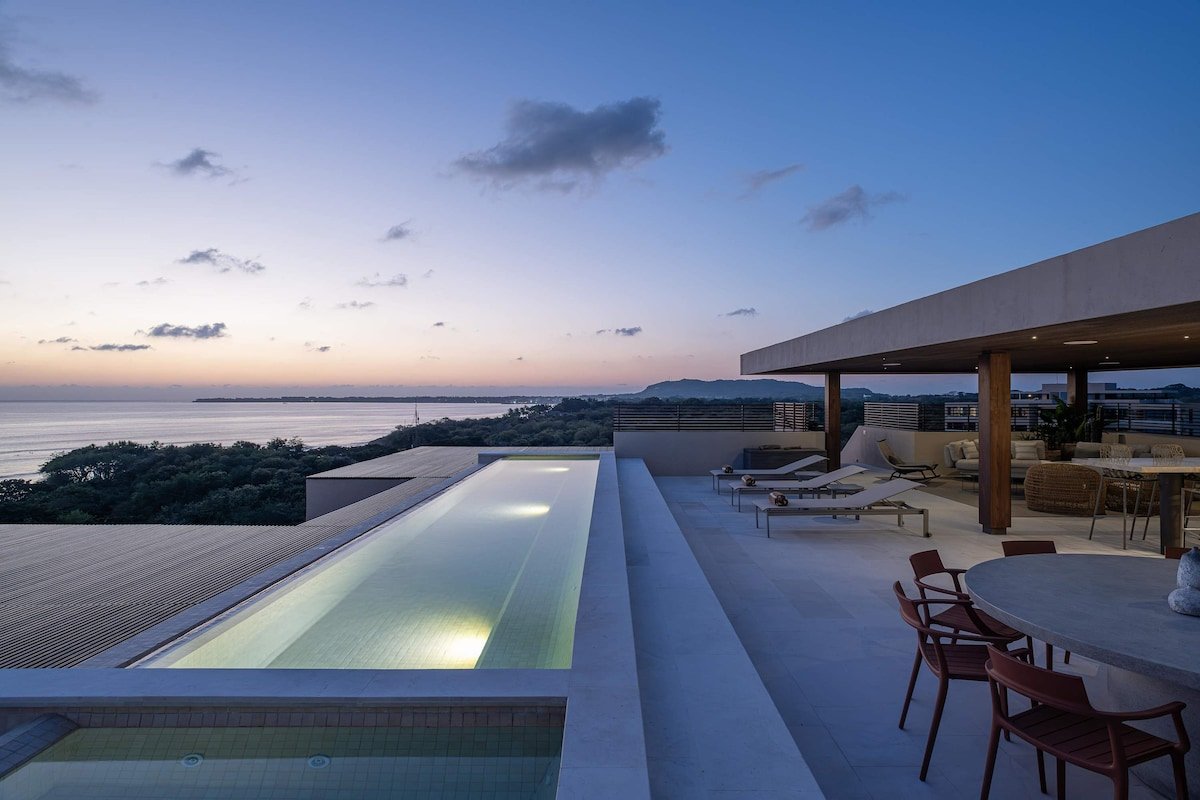 Modern Coastal Penthouse | Rooftop w/Pacific Views