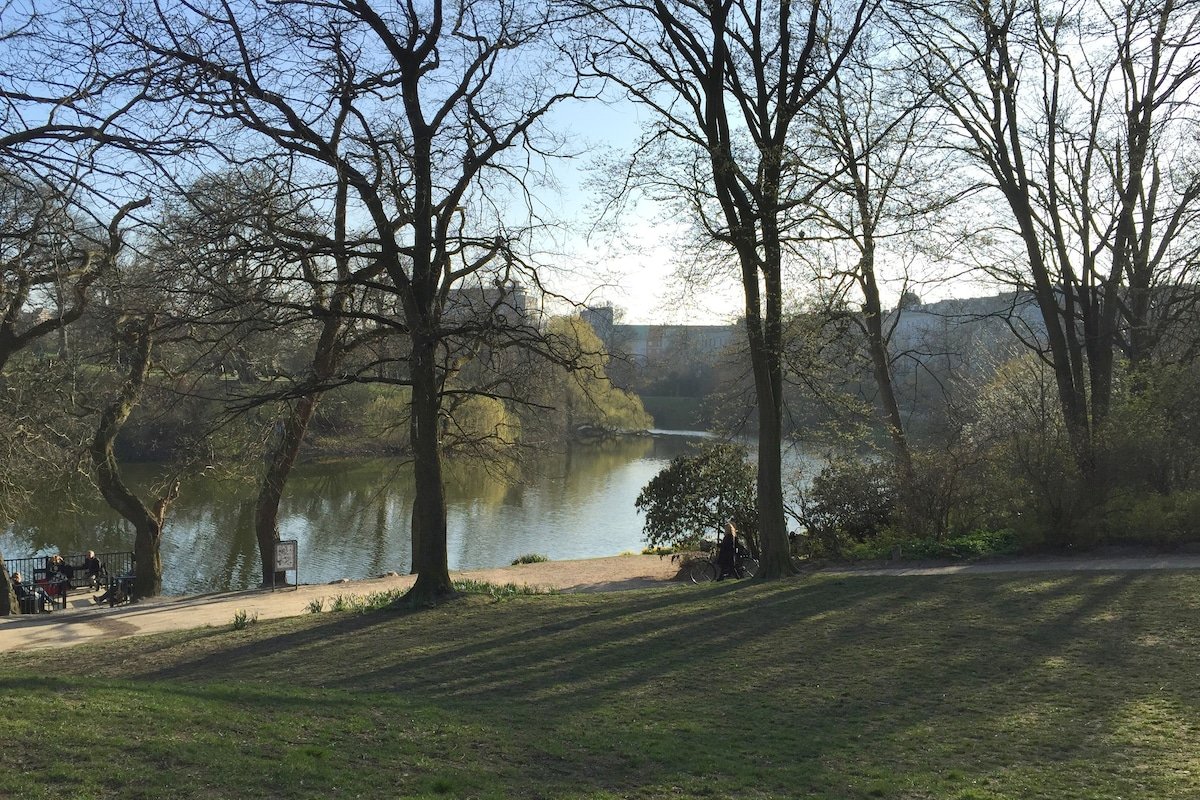 Charming family friendly city flat gallery image 2