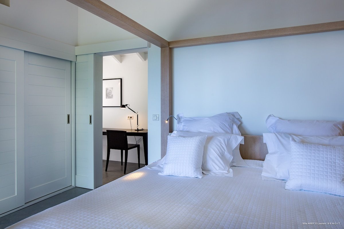 Abby gallery image 2