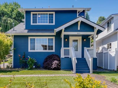 Renovated Magnolia 5 BR Home w/ Outdoor Space
