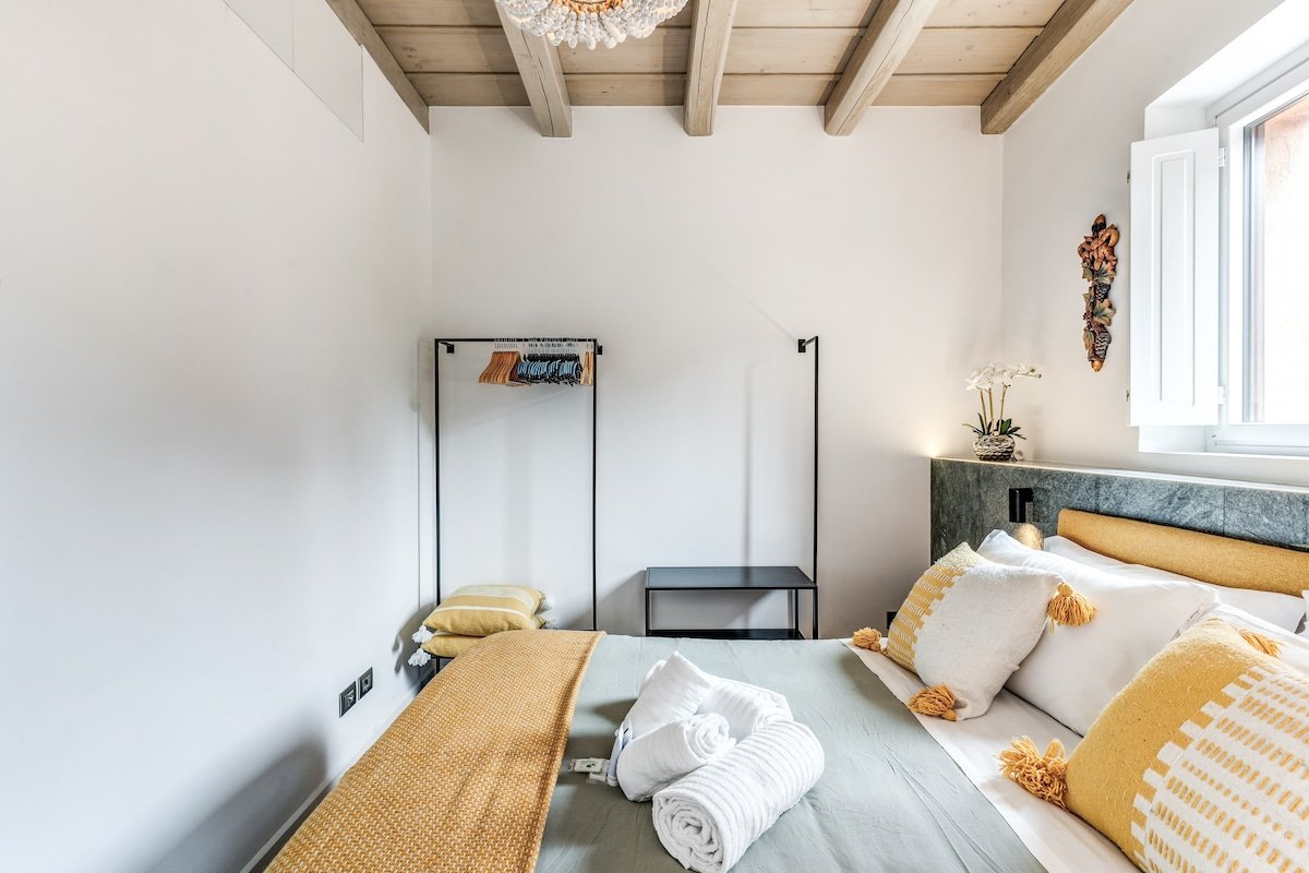 Renzi building 4 BDR with terrace @trastevere gallery image 5