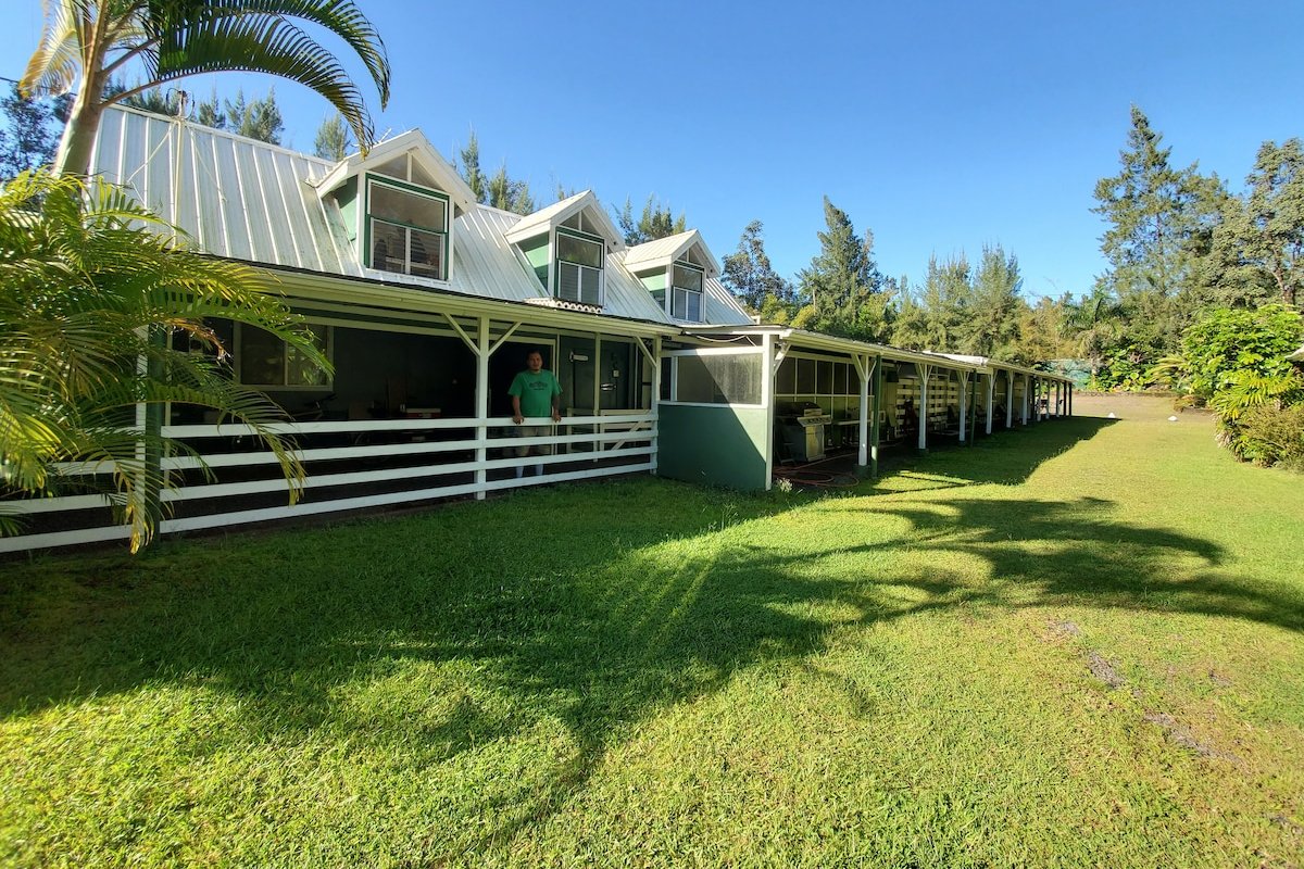 Fern Acres B&B 8 bed 8.5 bath Licensed. gallery image 3