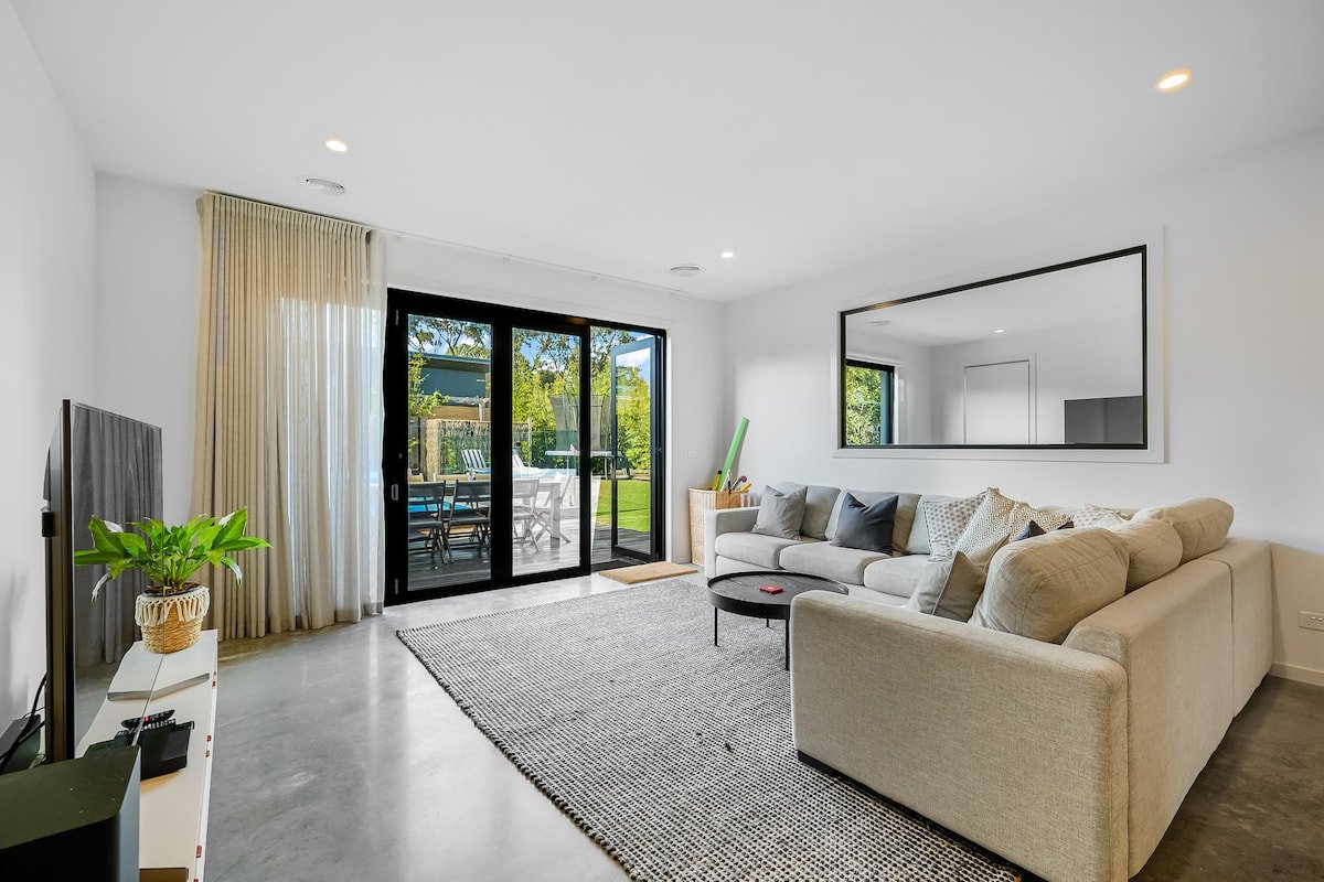 Barwon River retreat gallery image 4