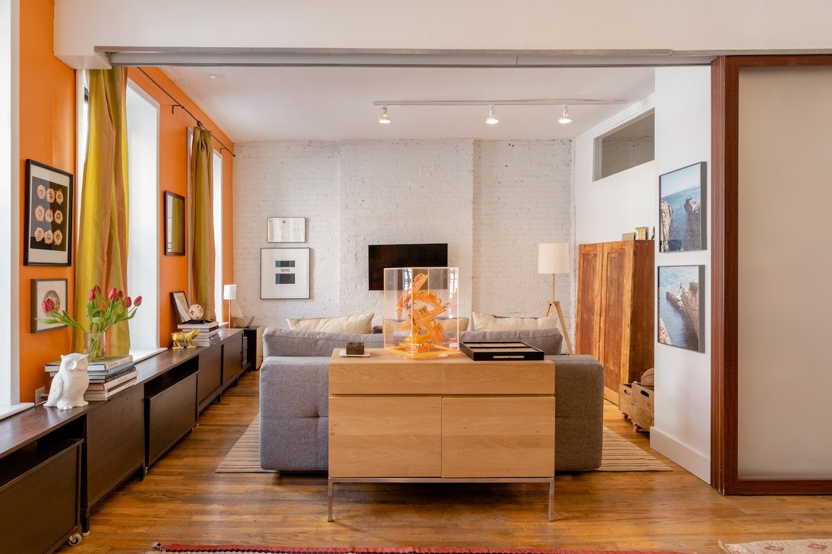 Colorful 2+ Bedroom Apt. on NYC’s Lower East Side gallery image 2