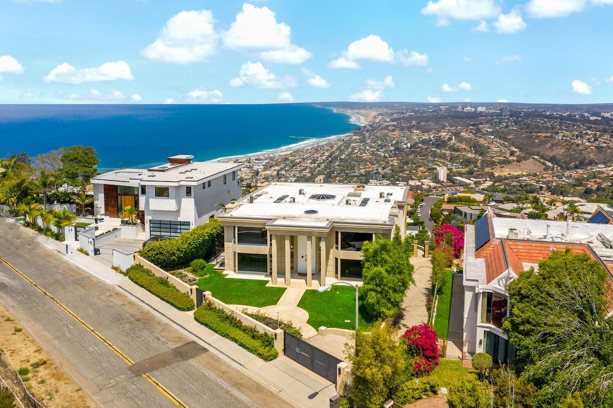 La Jolla Top Of The World Mansion gallery image 2