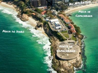 Apartamento com varanda entre Copacabana e Ipanema