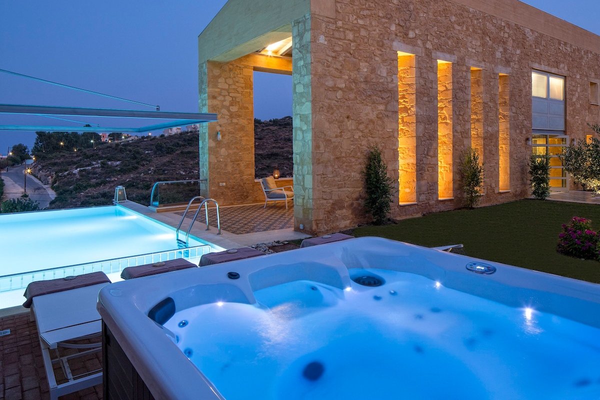 Olea Villa 2 – Heated pool & hot tub by the sea gallery image 2