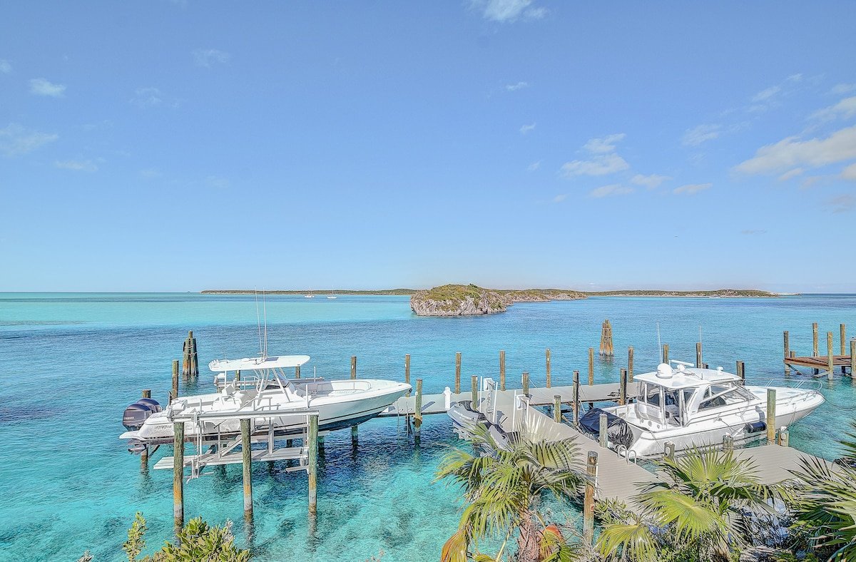 Copasetic infinity edge pool with yacht dockage gallery image 2