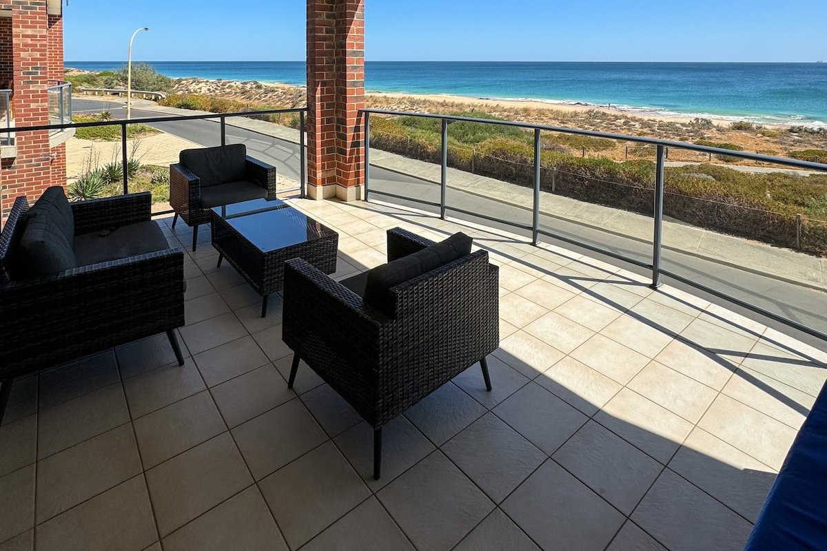 Bunbury Beach House gallery image 3