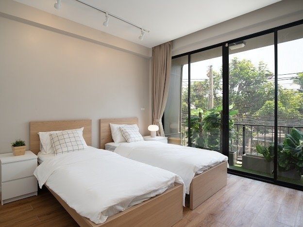 A modern house near BTS Ekamai gallery image 3