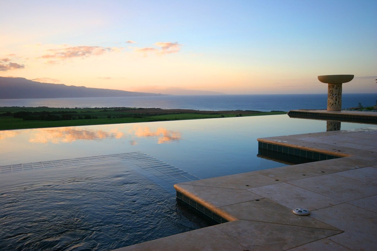 Views and pool – escape reality gallery image 2