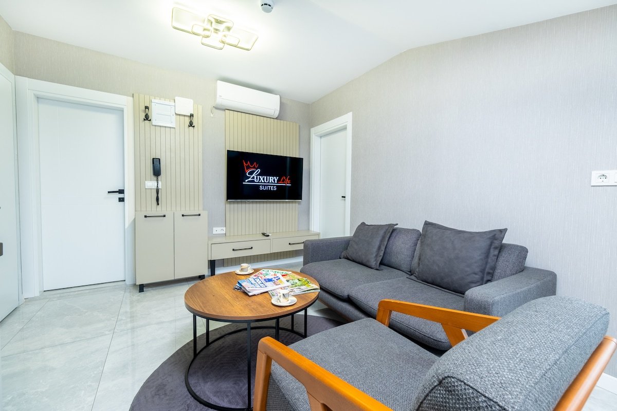 Luxury Life Suites gallery image 2