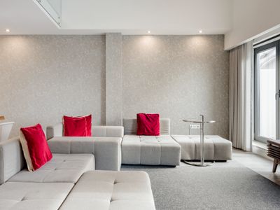 Spectacular 4 Bedroom Apt in the Heart of Oporto