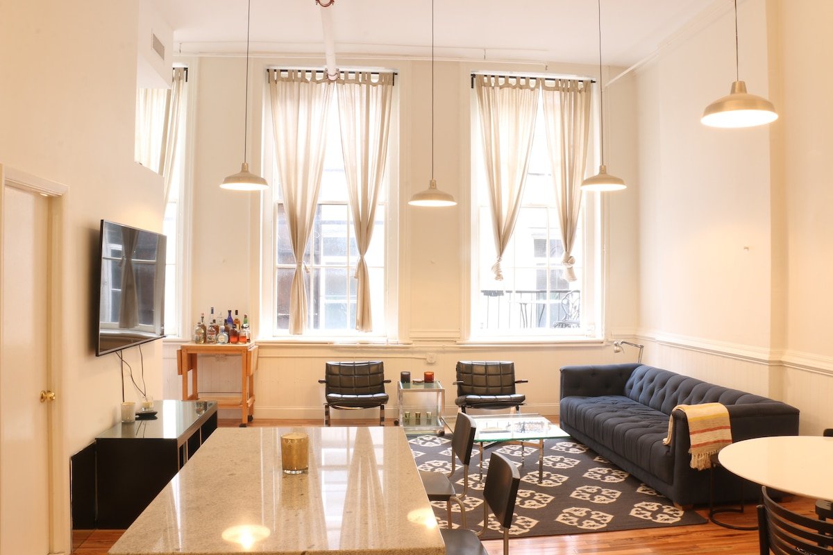 Chic Two Bedroom Loft gallery image 2