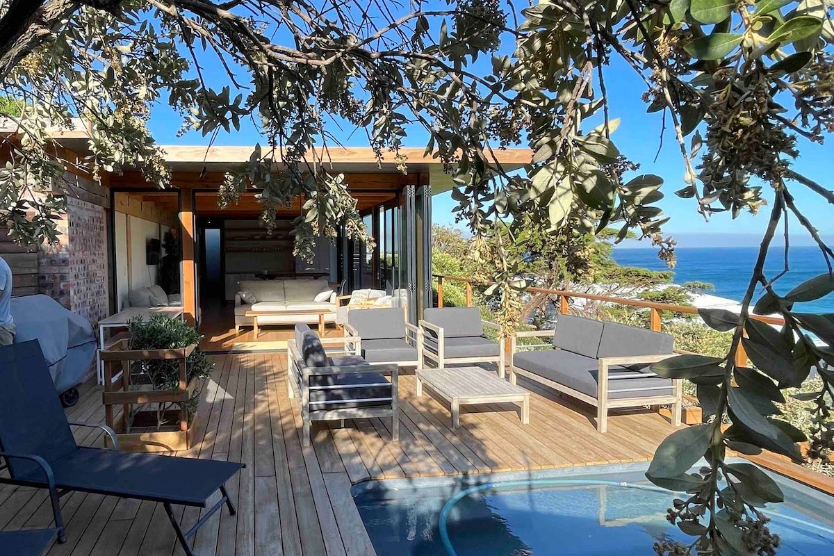 Barefoot Luxury Llandudno Beach Villa gallery image 4