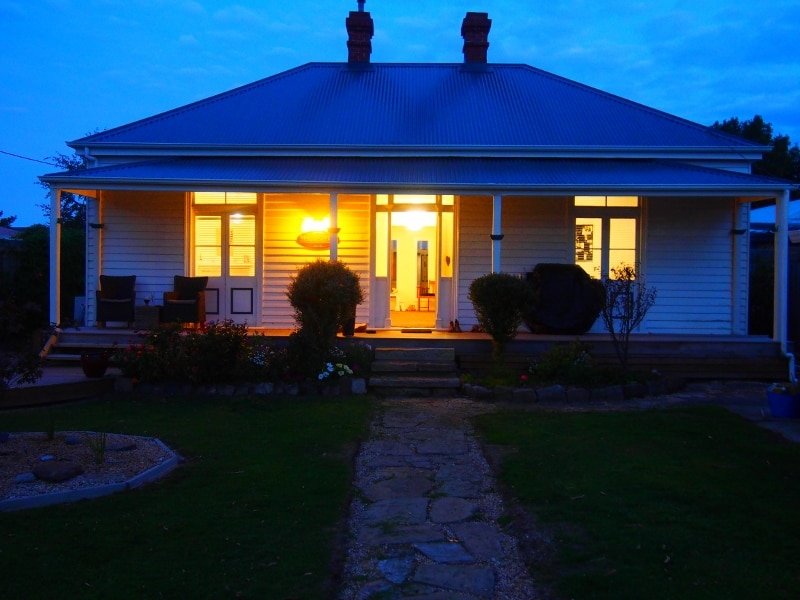 Windsor Cottage, Kingston Beach Tas gallery image 4