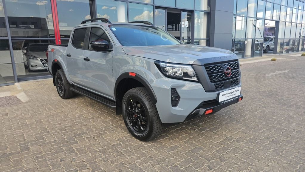 NISSAN NAVARA 2.5DDTI PRO-4X 4X4  for Sale in South Africa