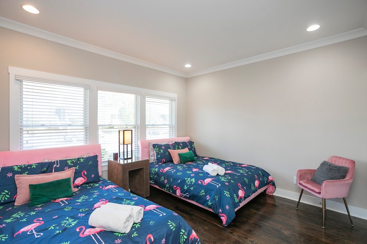 WALK DOWNTOWN•Music Row Bachelorette•Game Room• gallery image 5