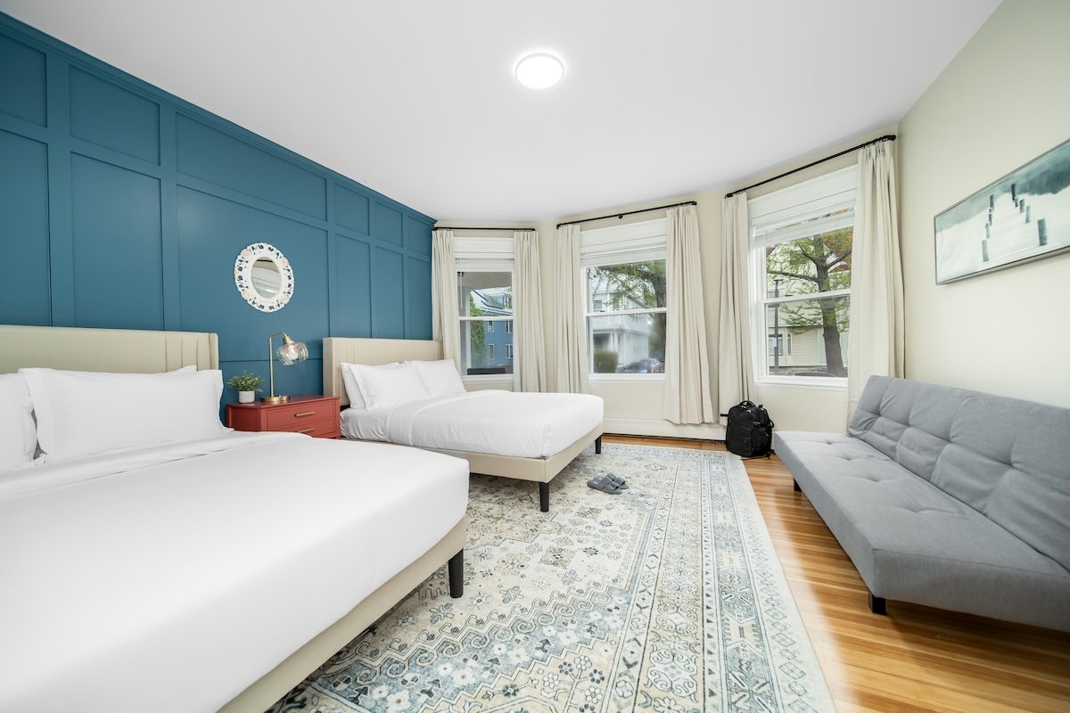 Spacious duplex near T Downtown gallery image 3