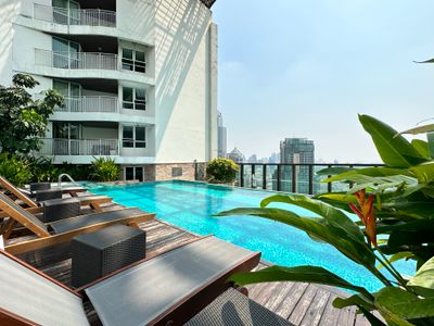 WoW! Double Corner 3 Bed, near Skytrain, Pool, Gym