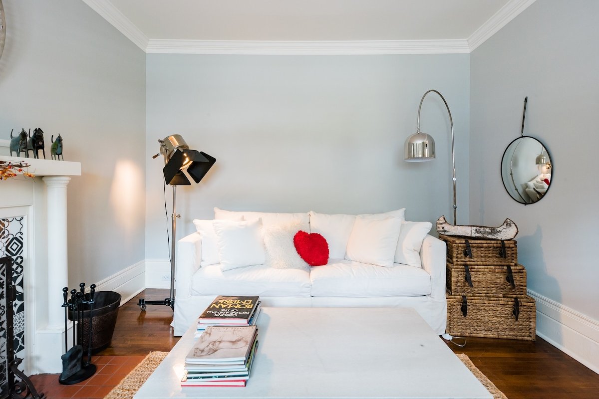 Luxurious GLEBE home / steps to CANAL, Tulips & TD gallery image 4