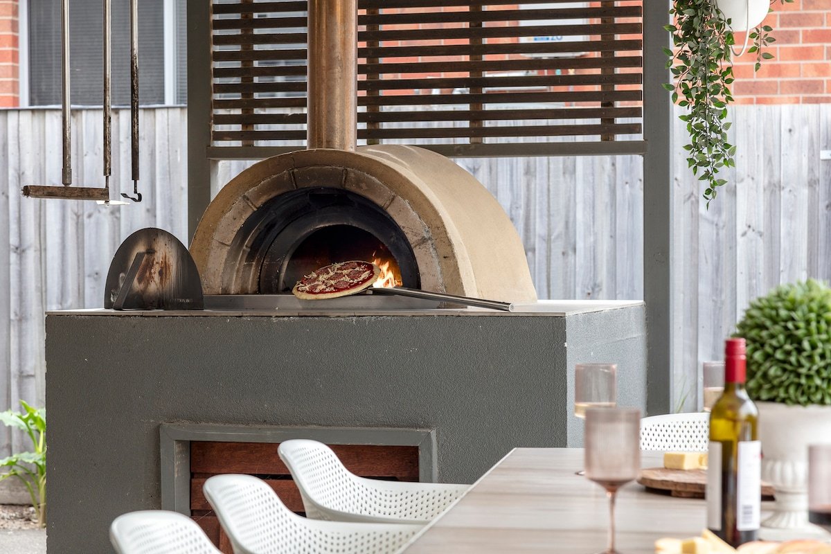 The Point Luxury Beachside Entertainer Heated Pool gallery image 5