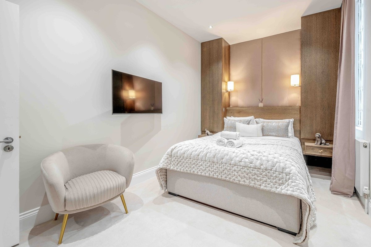 The Mayfair King gallery image 5