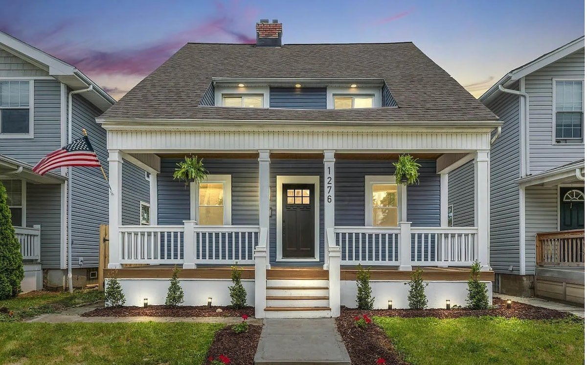 Spacious 4BR w/ Game Room & Yard Walk to OSU gallery image 2