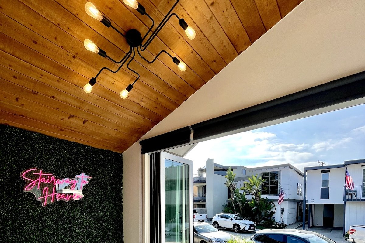 Naples Island rooftop hot tub bbq AC 2 car garage gallery image 5