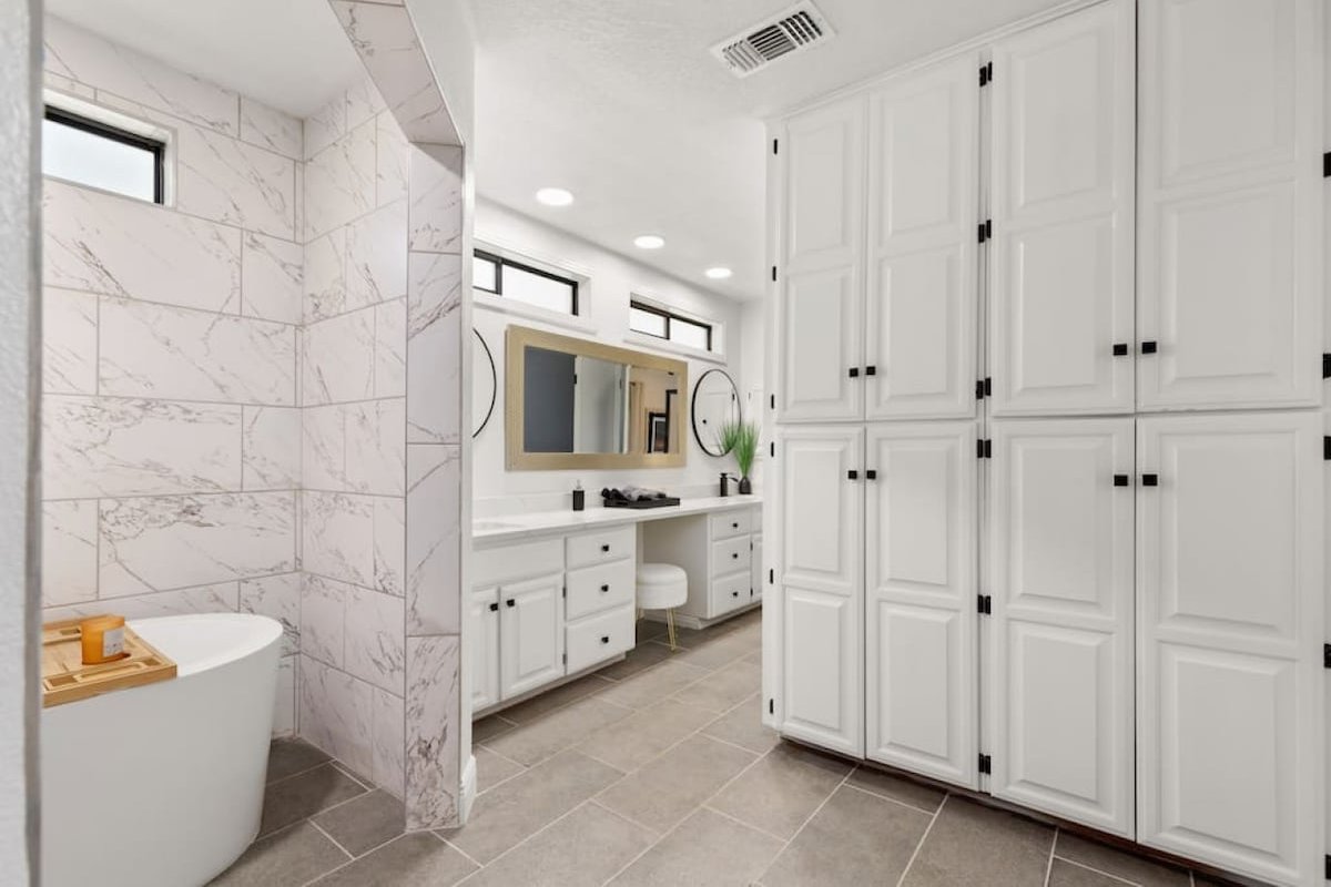 Oak Villa | Golf | Pool & Spa | Cinema, Basketball gallery image 2