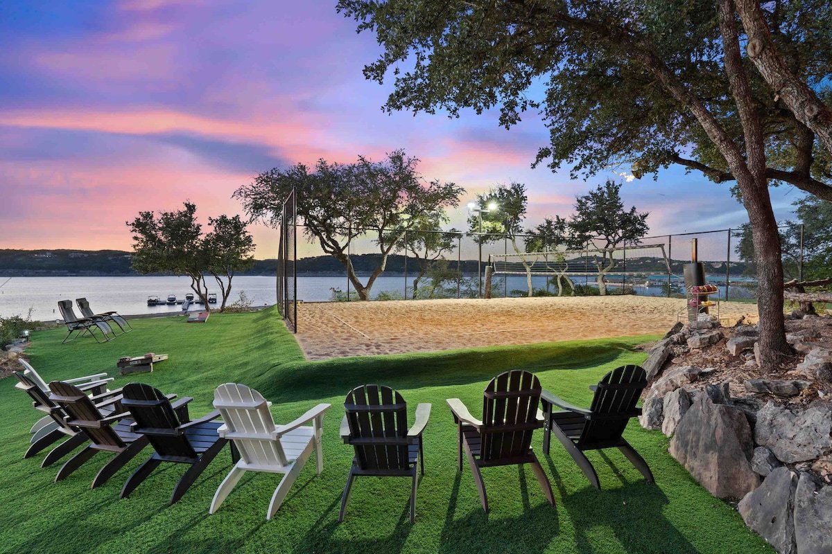 LakeTravis Waterfront Volleyball Game Rooms Boats gallery image 2