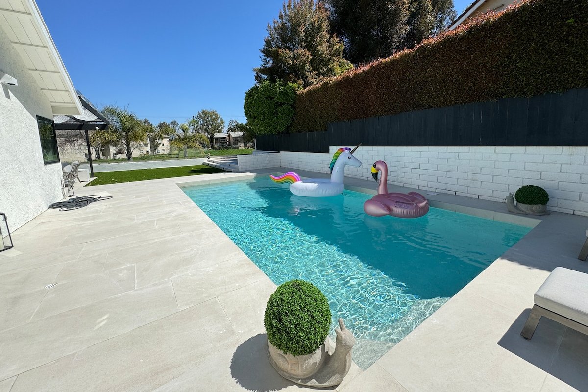 Stunning Design House with POOL near Disneyland! gallery image 2