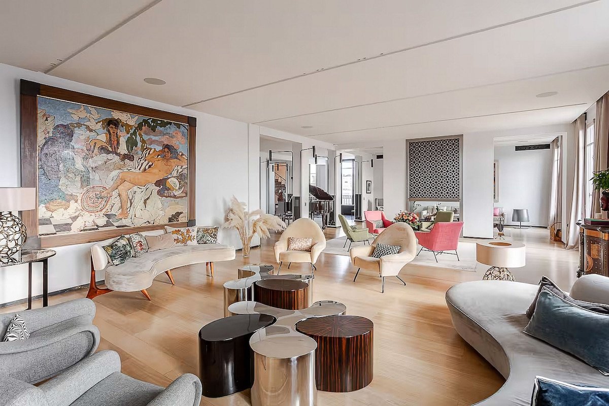 Par134 – Stunning apartment in St Germain des Prés gallery image 5