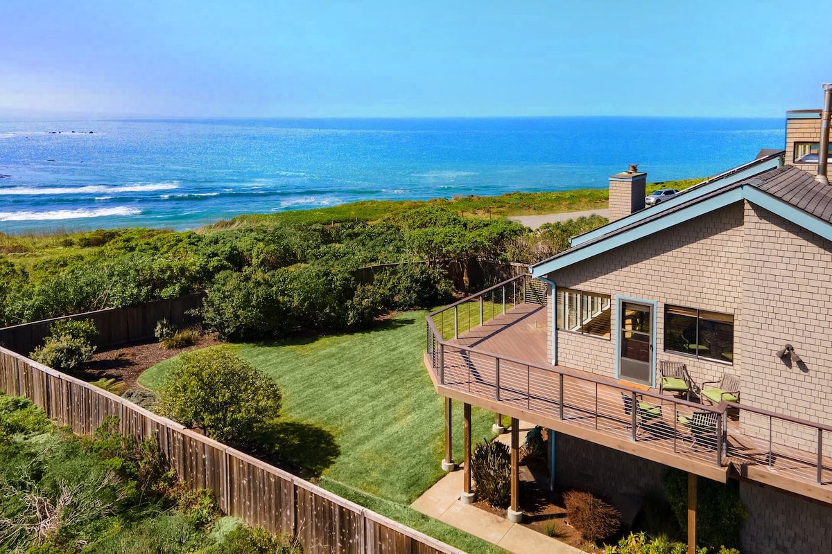 Unmatched Ocean Beach and Mountain Views gallery image 3