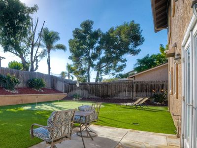 Charming Home w/Putting Green, Ping Pong, Pool Tbl