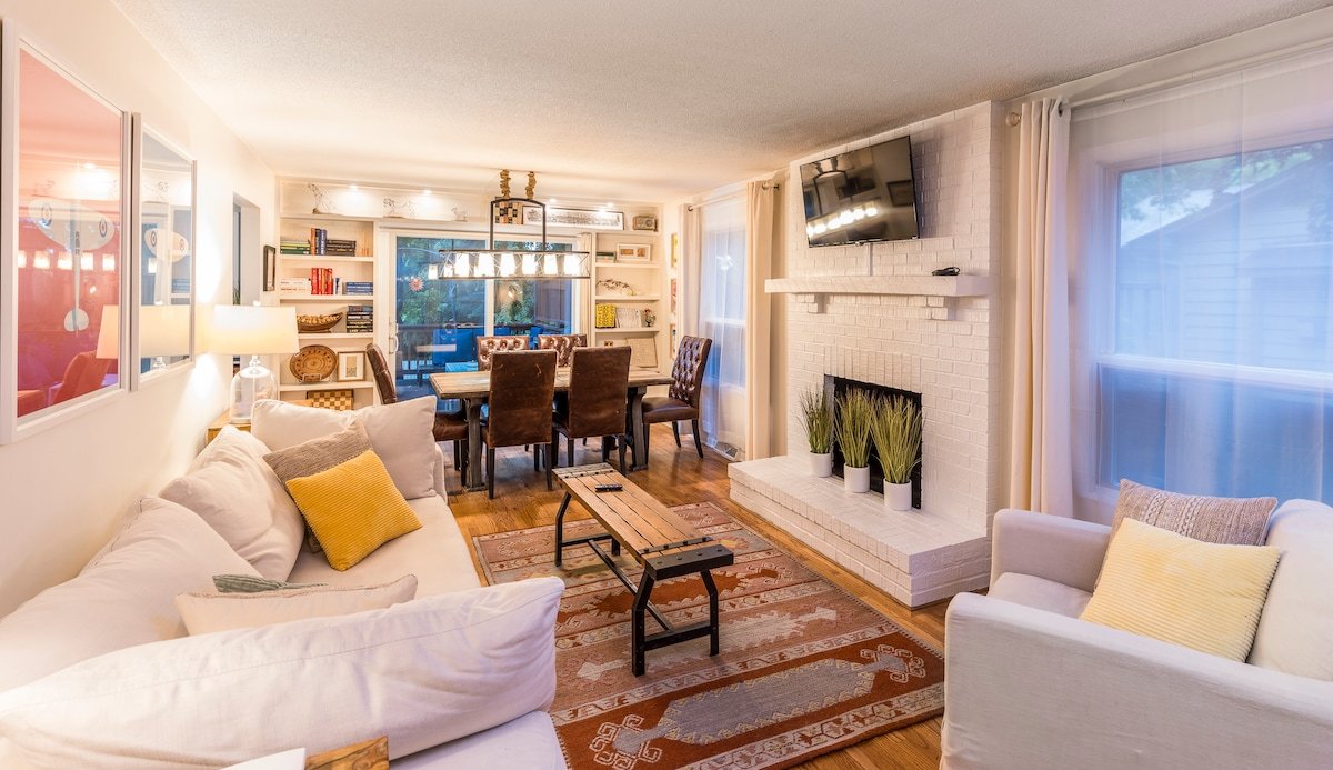 The Green House. Walkable to everything. gallery image 3