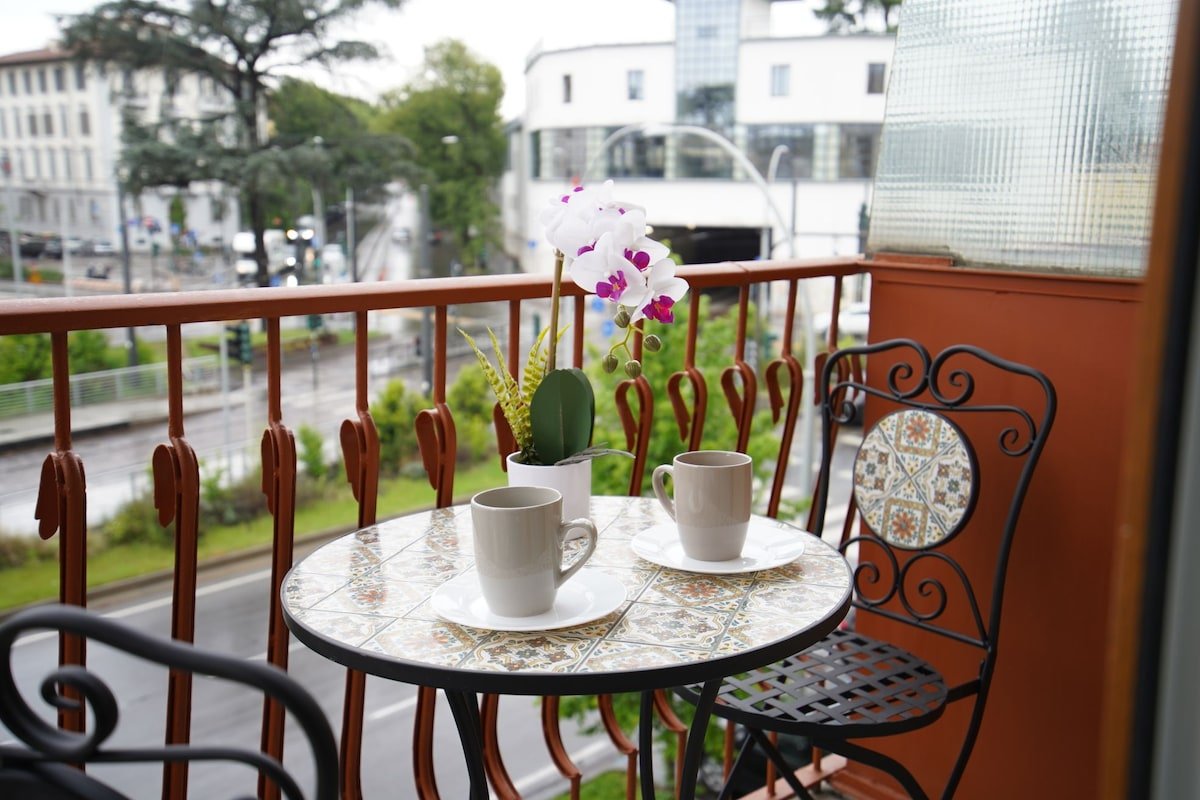 Bf48 Luxury • 2BR • Modern & Bright near SMN gallery image 4