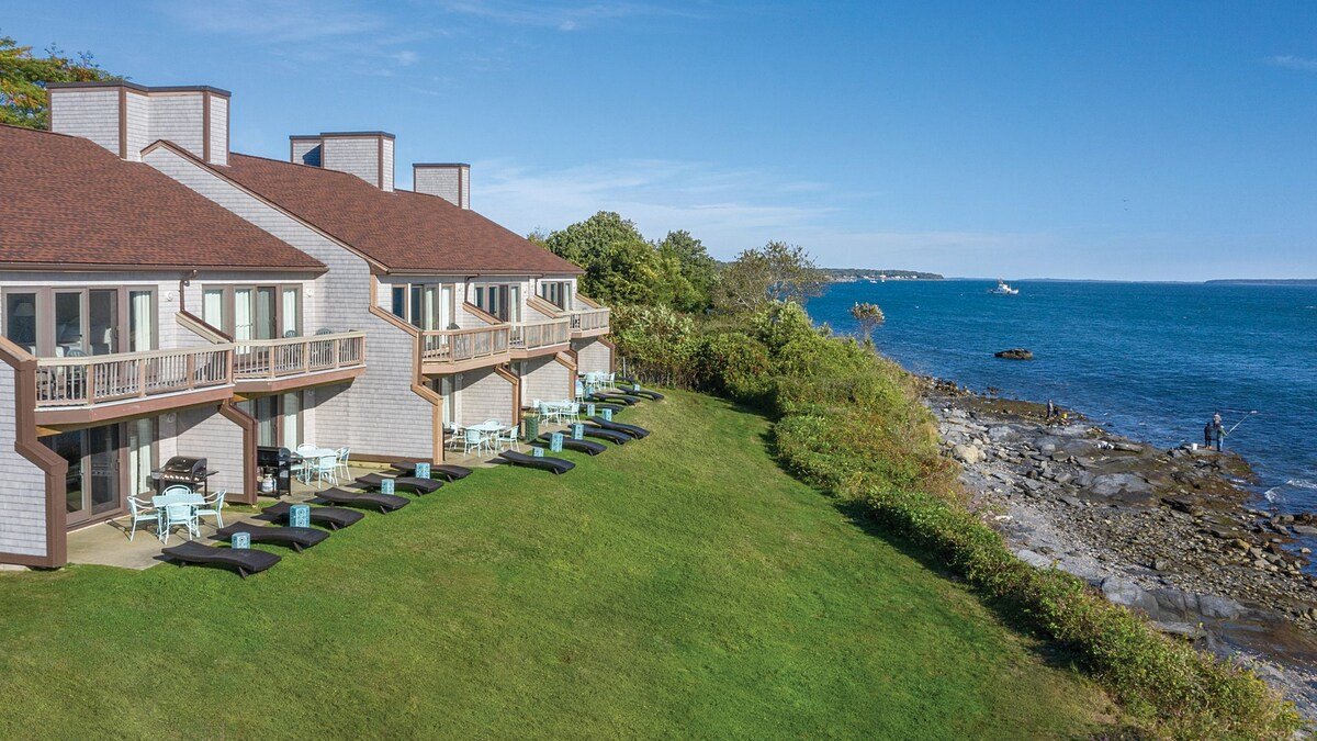 Ocean Front Townhome, Narragansett Bay gallery image 3
