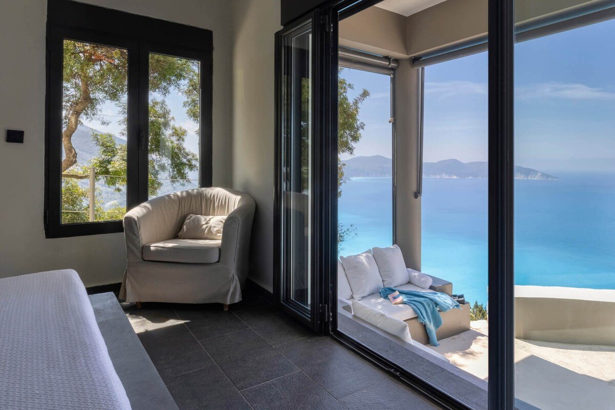 Mythos gallery image 5