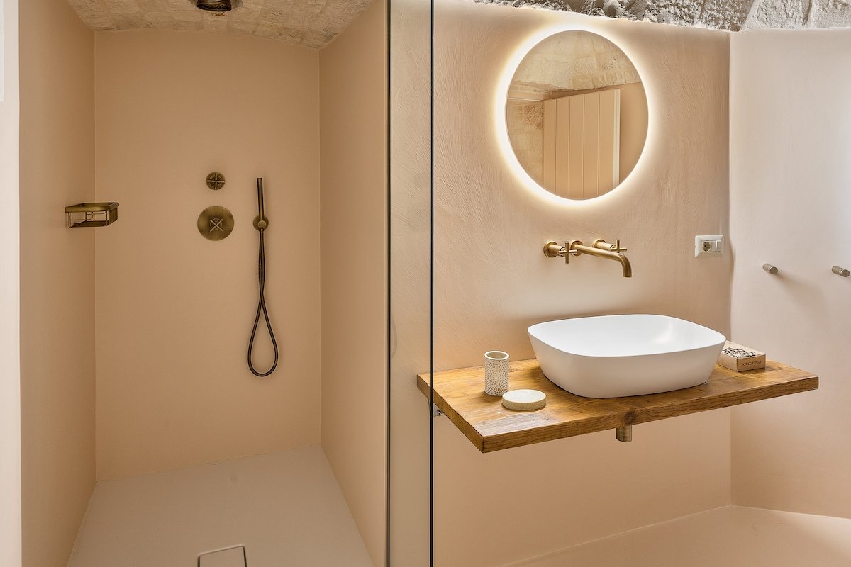 Lelou gallery image 4