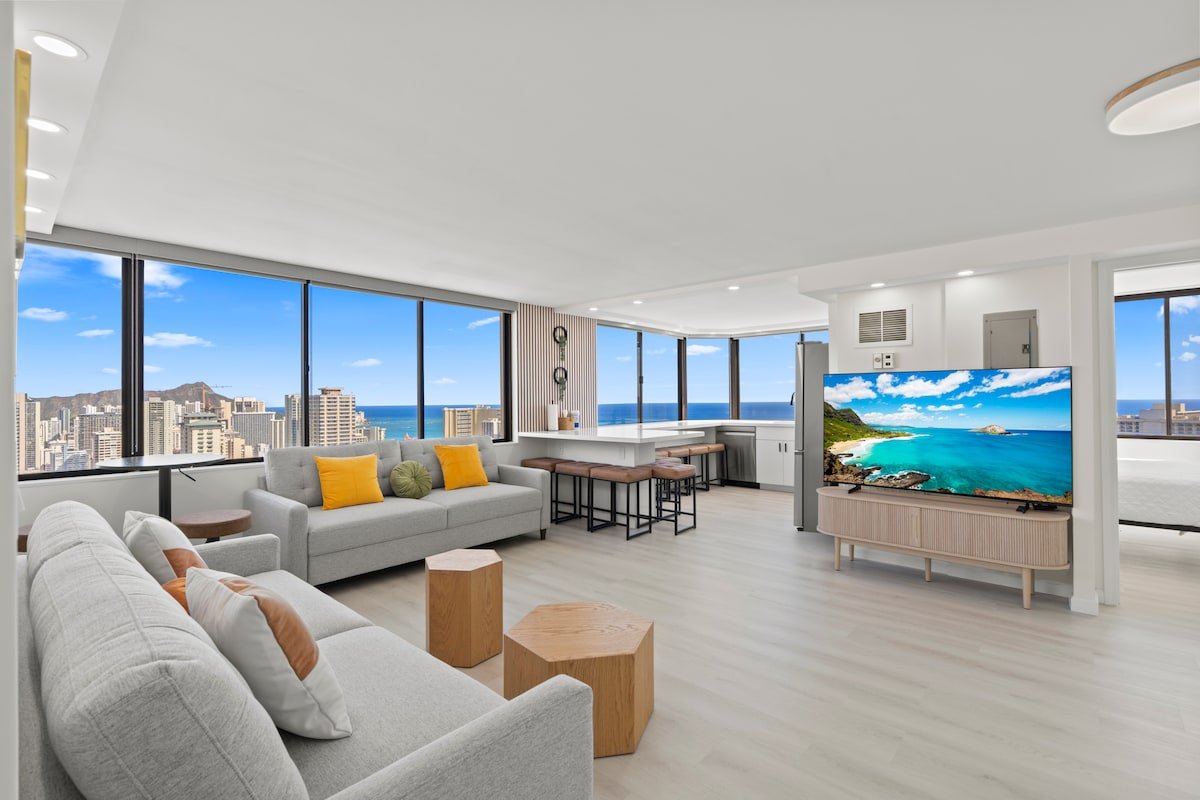 Rare 3BR/2BA Penthouse Ocean-Diamond Head View gallery image 2