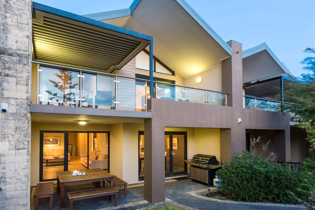 Surfside 8—Spacious Retreat on Yallingup Beach