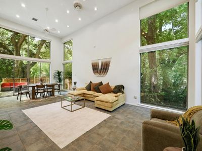 UT Austin Creekside Villa | 5 Bedroom Home