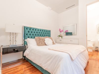 Townhouse Apartment steps away from Central Park