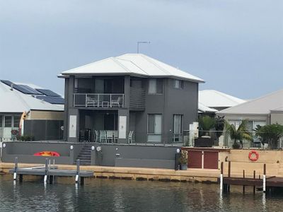 LUXURY 2 STORY CANAL PARADISE WITH PRIVATE JETTY