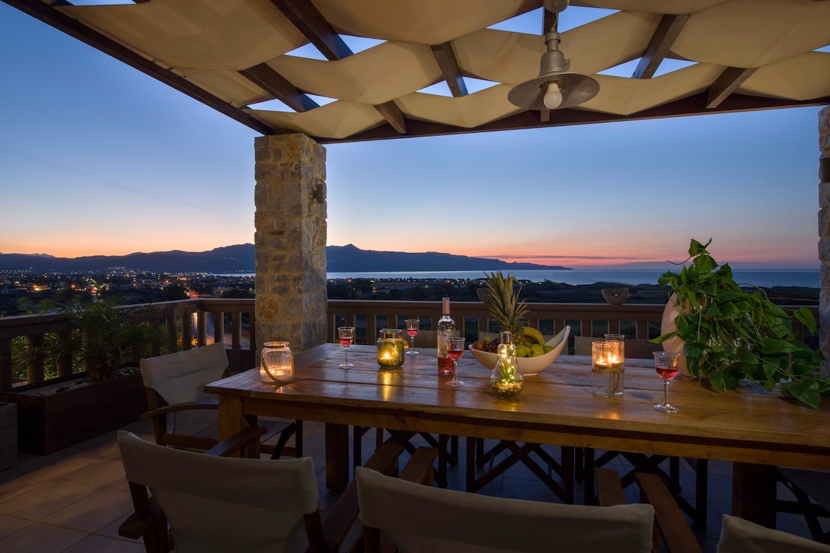 Sea View Villa-Amazing Exteriors-Heated Pool & BBQ gallery image 4