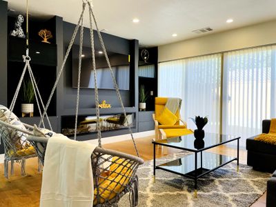 Modern smart home *RARE* :AppleHQ, SantanaRow !